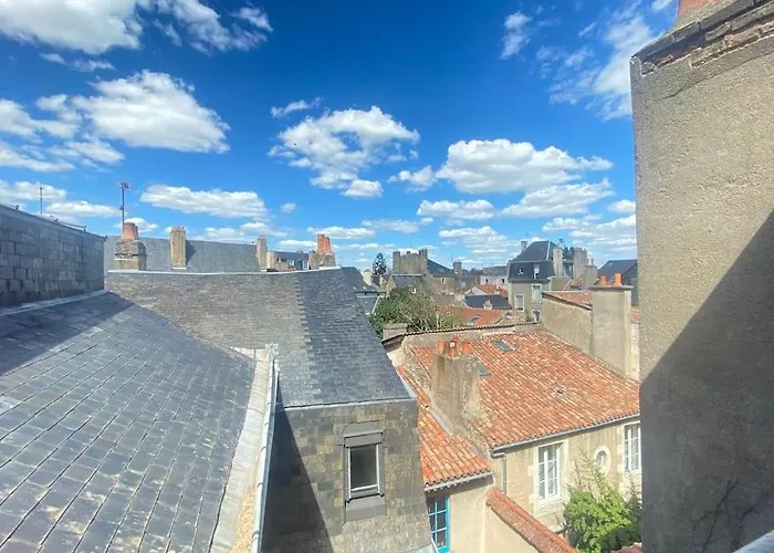 Apartment Le Cathedrale,t3 En Plein Centre De Poitiers